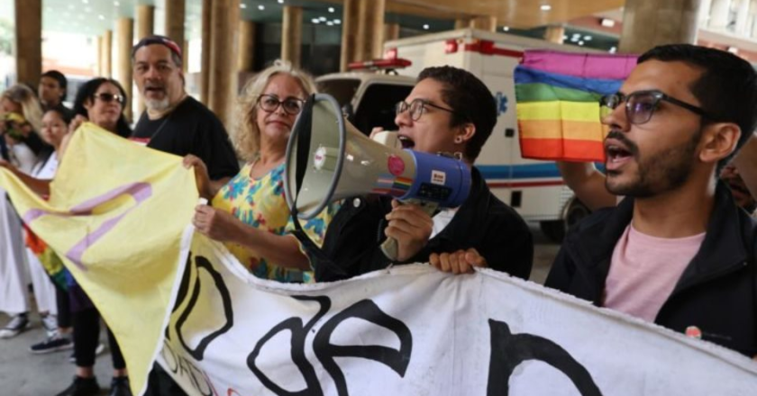 Personas LGBTI piden al CNE respuestas sobre el cambio de nombre legal