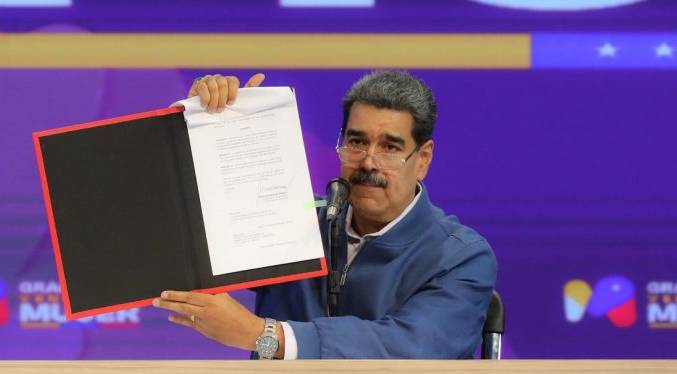 Maduro ordena a la banca destinar 15 % de la cartera de créditos a las mujeres