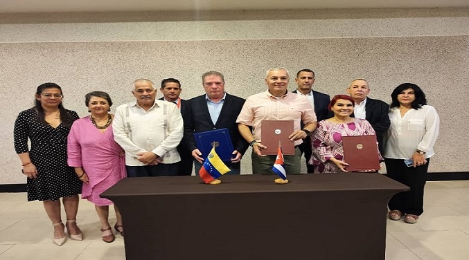Venezuela y Cuba firman dos acuerdos de cooperación en materia turística
