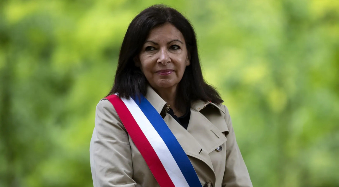 La alcaldesa de París abandona la red social X, «una enorme cloaca mundial»