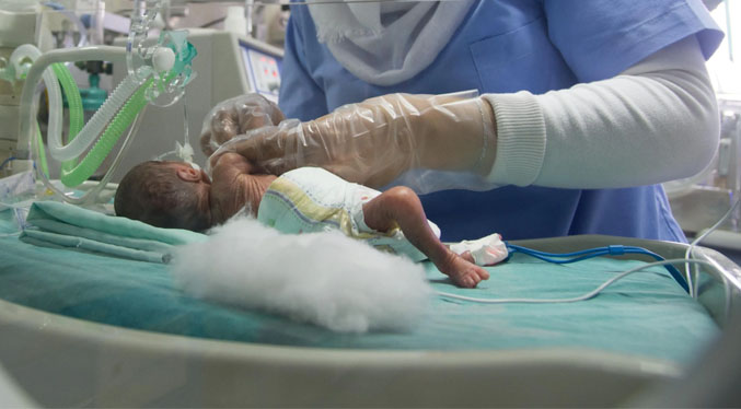 Fallecen tres bebés prematuros palestinos por falta de electricidad