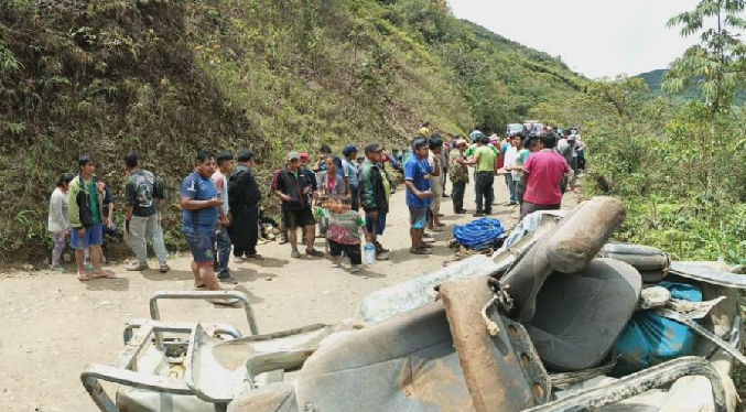 Al menos seis fallecidos y siete pasajeros heridos tras un accidente vial en Bolivia