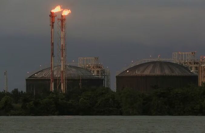 Venezuela cerca de aprobar licencia de gas costa afuera con Trinidad y Shell