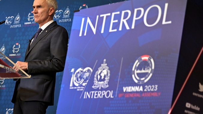 Interpol cumple 100 años luchando contra el crimen y contra las polémicas