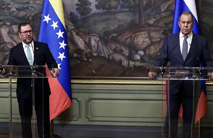 Rusia y Venezuela impulsan mecanismos contra las sanciones y caminar a la desdolarización