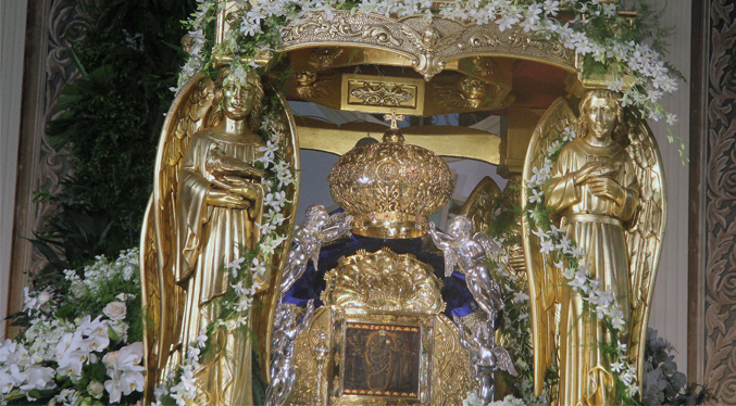Así se vivió la Santa Eucaristía por los 314 años de la manifestación de la Virgen de Chiquinquirá (Fotos)