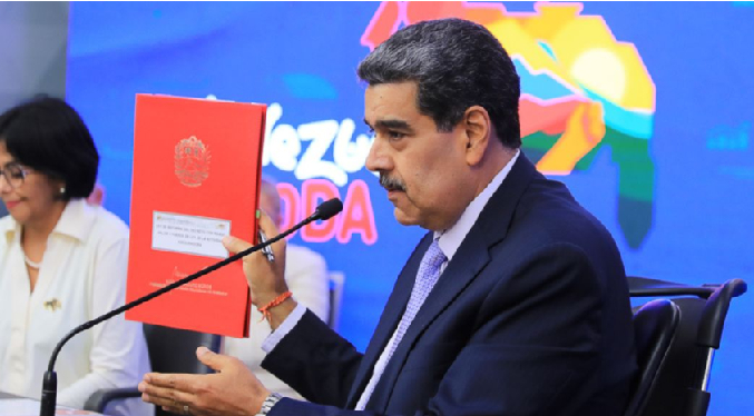 Presidente firma ejecútese de la nueva Ley de la Actividad Aseguradora de Venezuela