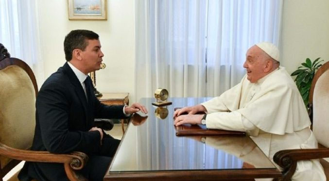 Presidente de Paraguay se propone ante el Papa como puente entre líderes latinoamericanos