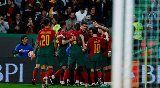 Portugal derrota a Islandia y se clasifica a la próxima Eurocopa