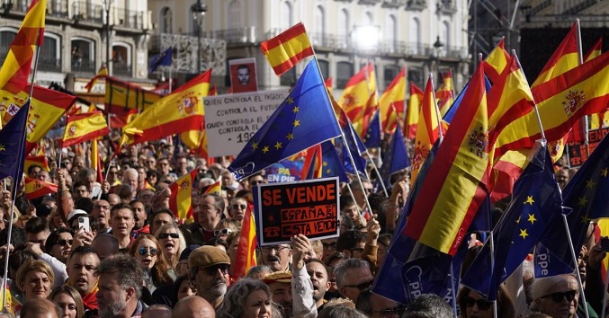Consultor político: Máxima sala penal de España impediría la ley de amnistía, pero generando inestabilidad