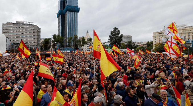 Miles de personas protestan en toda España contra la amnistía a independentistas catalanes