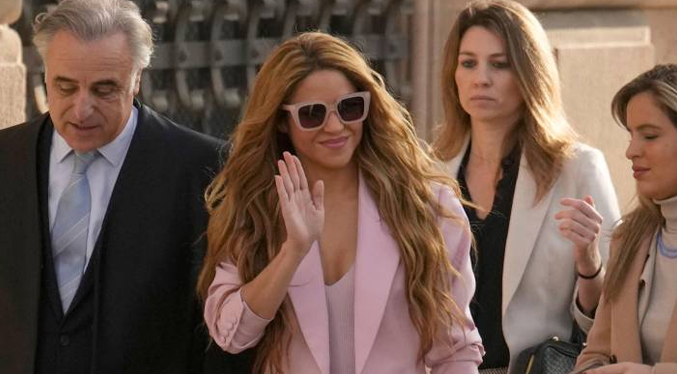 Shakira admite el fraude fiscal en España para evitar ir a prisión