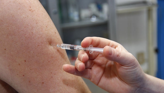 Sugieren mantener vacunación contra el sarampión para prevenir un nuevo brote