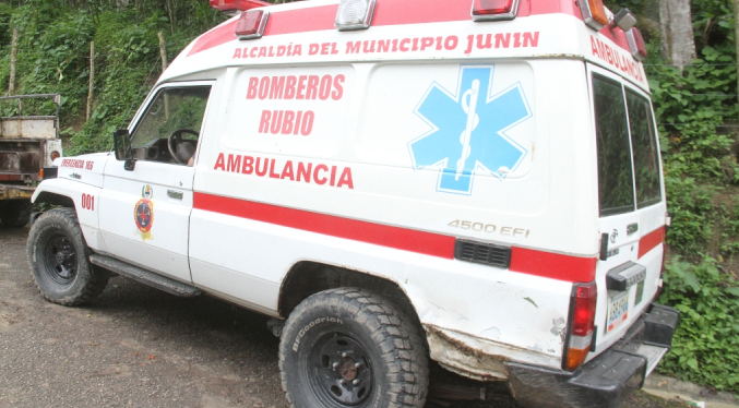 Un muerto y un herido deja vuelco en la vía en Táchira