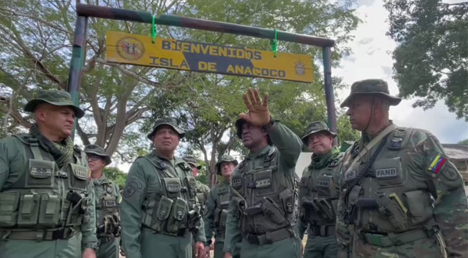 Militares venezolanos inician construcción de escuela, ambulatorio y cancha en isla limítrofe con el Esequibo