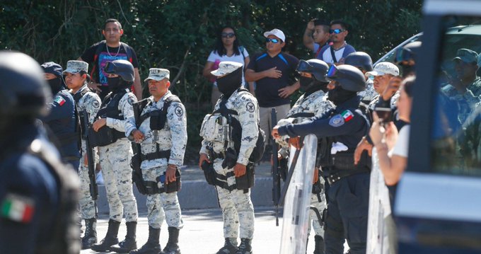 México: Presuntos integrantes de un cártel secuestran a 7 agentes de inmigración en Cancún