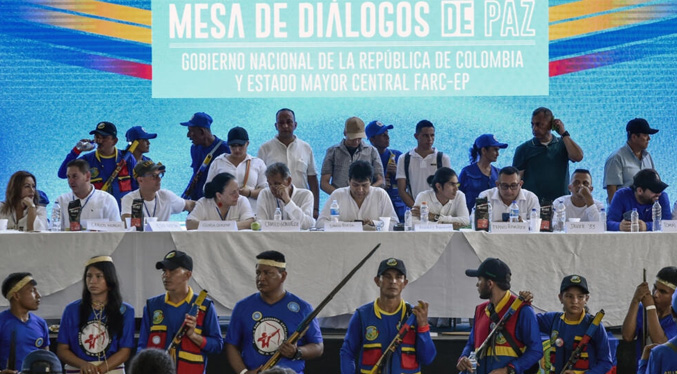 Disidentes de las FARC deben retomar el diálogo para mantener la tregua en Colombia, advierte Petro