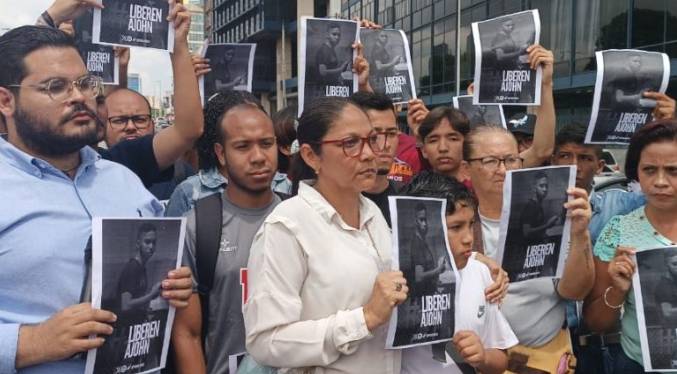 Universitarios piden la liberación del joven John Álvarez