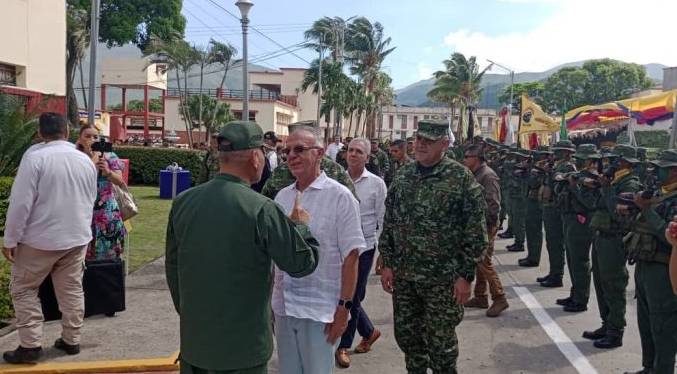 Ministros de Defensa de Venezuela y Colombia abordan temas de seguridad