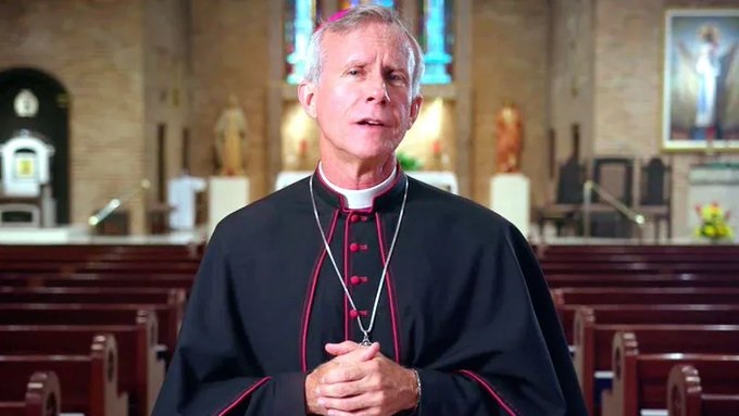 El papa releva al obispo conservador estadounidense Strickland tras una inspección