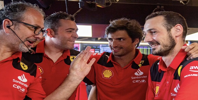 Sainz: «Hay charlas para renovar, mi objetivo es seguir en Ferrari»