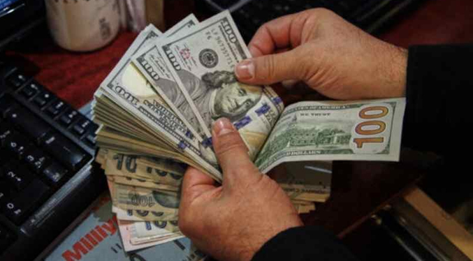 BCV eleva costo de intervención en diciembre para mantener al dólar con rienda corta