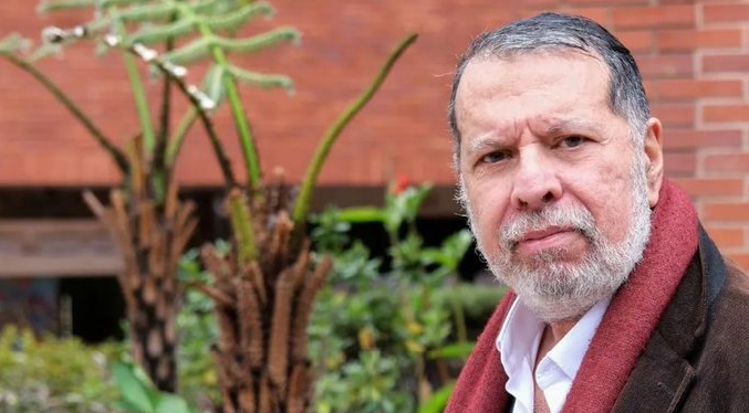 Escritor venezolano Ibsen Martínez confiesa haber agredido a varias de sus exparejas