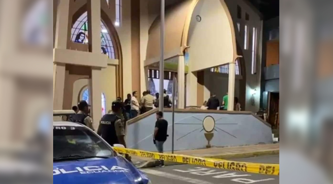 Un niño y un adulto mueren tras un tiroteo dentro de una iglesia en Ecuador