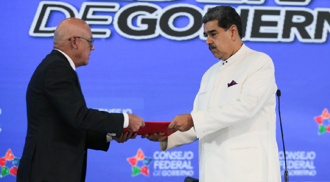 Maduro propone crear una ley para prohibir contrataciones con empresas que colaboran con Guyana