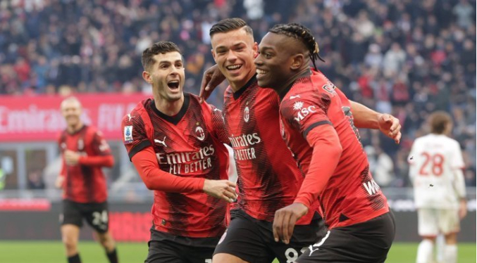 El Milan digiere la eliminación de Champions con un 3-0 sobre el Monza