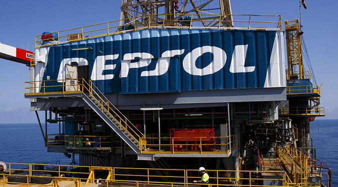 España investigará a Repsol por posible abuso de dominio en la distribución de combustible