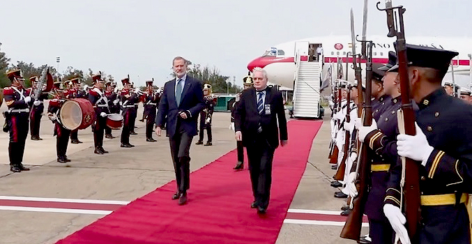 El rey Felipe VI llega a Argentina para la investidura de Milei como presidente (+Video)