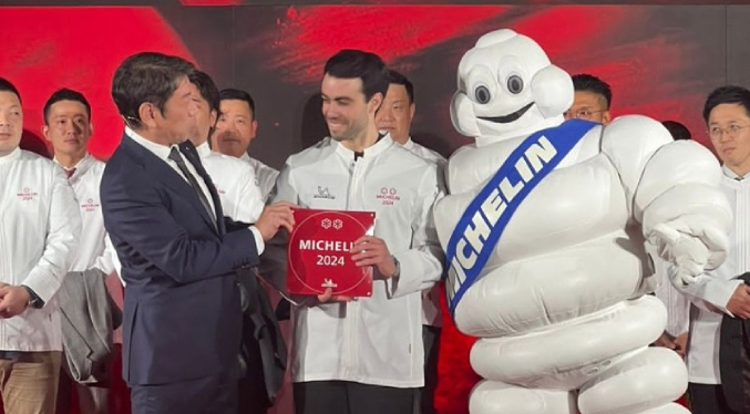 Santiago Fernández Saim es el primer chef venezolano en conseguir dos estrellas Michelin