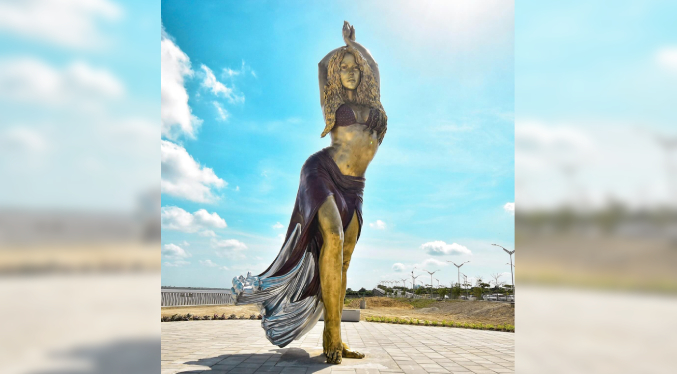 Inauguran escultura en homenaje a Shakira en Barranquilla