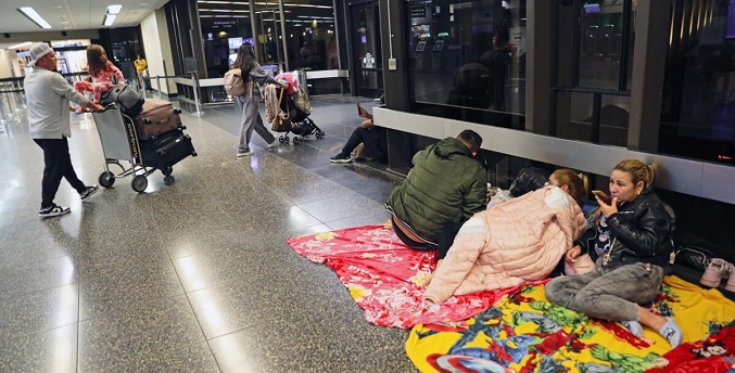 Solicitantes de asilo duermen en el aeropuerto de Lisboa por la saturación de los centros