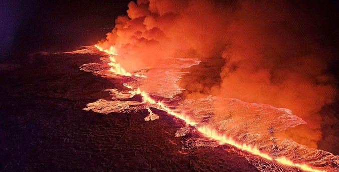 Tres surtidores de magma permanecen activos tras la erupción de anoche en Islandia