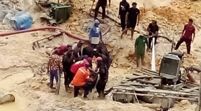 Al menos diez personas fallecen y tres quedan heridas tras derrumbe de mina en Bolivar