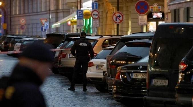 Al menos 15 muertos y 24 heridos en un tiroteo en una universidad de Praga