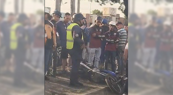 Un joven muere y un adolescente resulta herido en accidente con moto en El Vigía