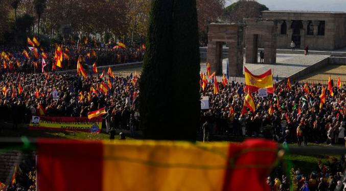 Miles de personas respaldan al Partido Popular en su acto contra la amnistía en Madrid