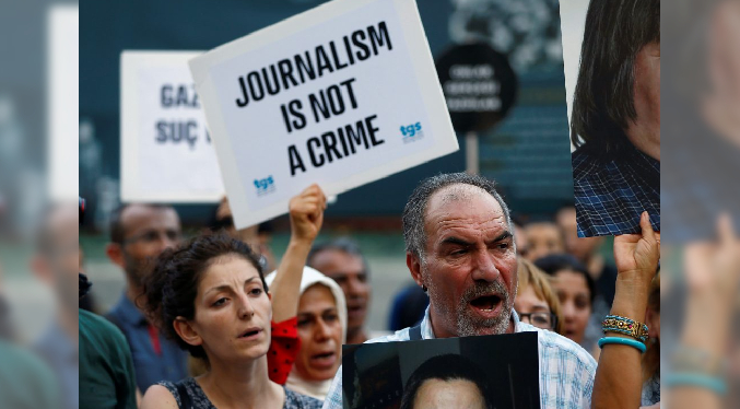 Piden más «visados humanitarios» para periodistas perseguidos incluso fuera de sus países
