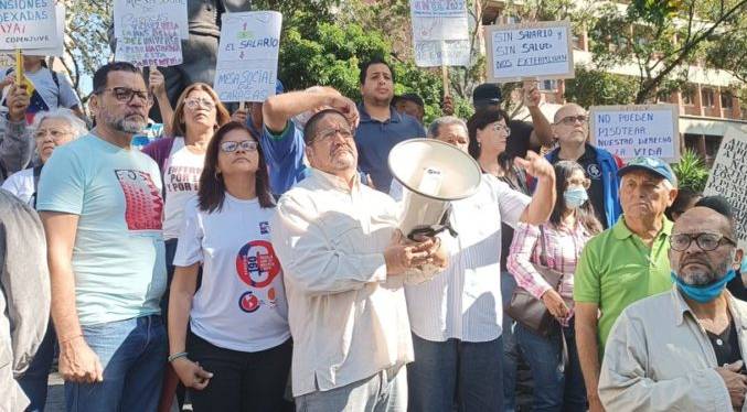 En Venezuela los profesores universitarios cierran 2023 con salario mensual de US$15