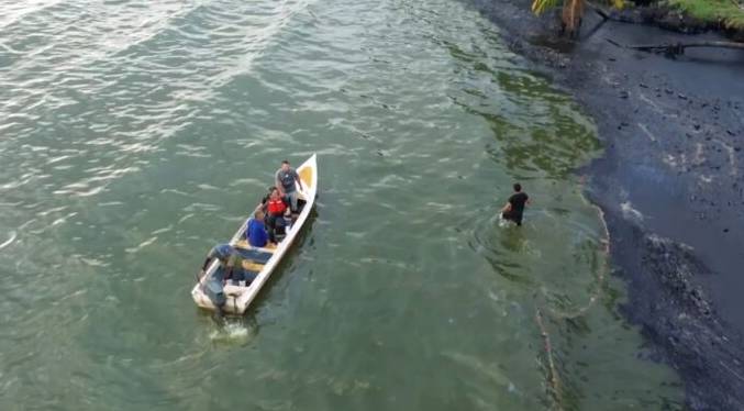 Petróleo fondeado en el Lago de Maracaibo perjudica la pesca en San Francisco