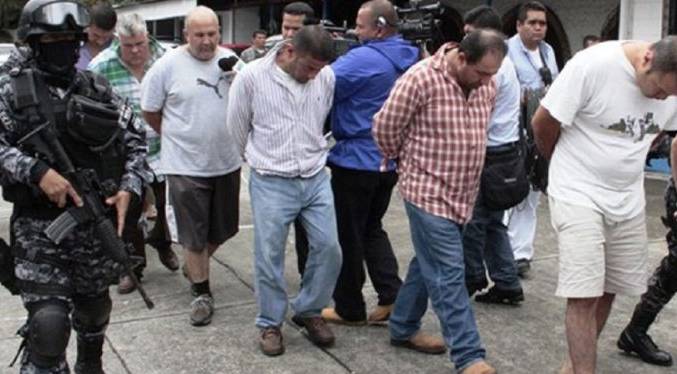 Capturan en El Salvador a tres miembros de una banda traficante de personas