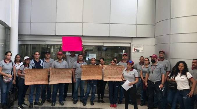 Trabajadores de Unicasa en El Tigre exigen pago tras cierre de la empresa