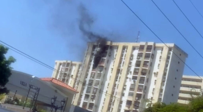 Reportan un incendio en residencias El Rosal en Maracaibo