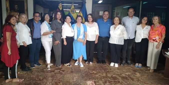 Juramentan a la primera dama de Baralt como miembro del club Soroptimist El Hatillo