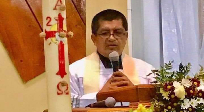 Sacerdote nicaragüense se marcha al exilio en medio de la ola de arrestos de religiosos