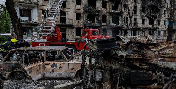 Kiev clama más ayuda para repeler bombardeos mientras golpea regiones rusas en respuesta