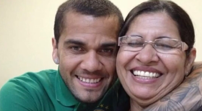 Mamá de Dani Alves no se arrepiente de haber revelado identidad de la víctima